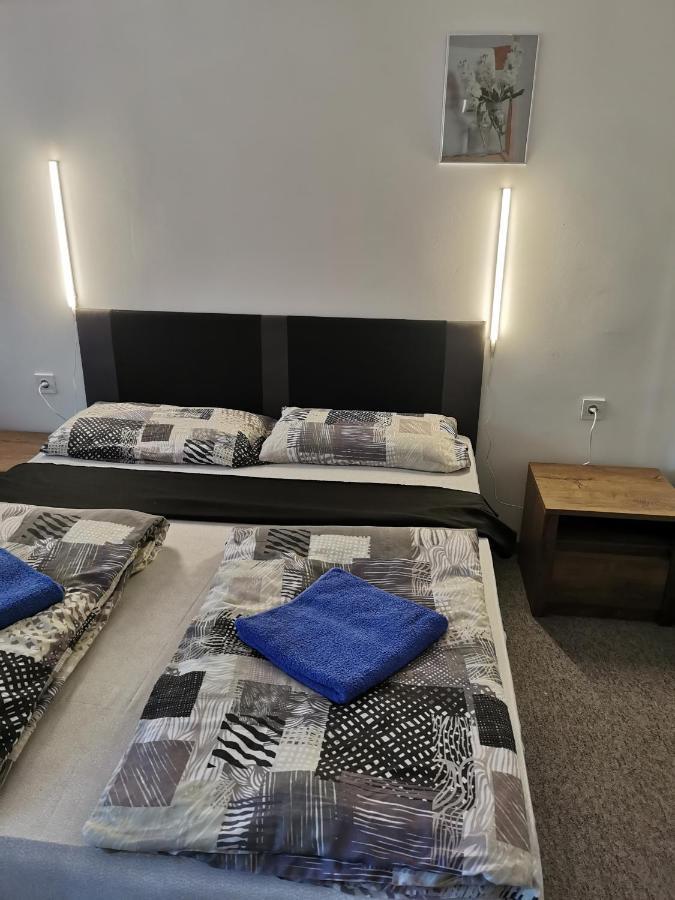 Thomas Panzio Bed & Breakfast บาลาตอนฟือเรด ภายนอก รูปภาพ