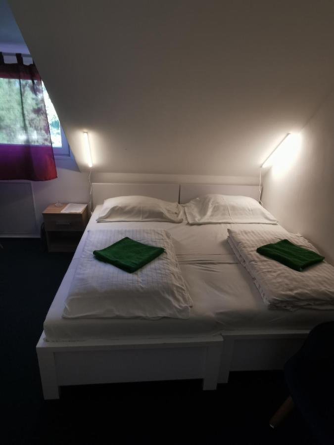 Thomas Panzio Bed & Breakfast บาลาตอนฟือเรด ภายนอก รูปภาพ