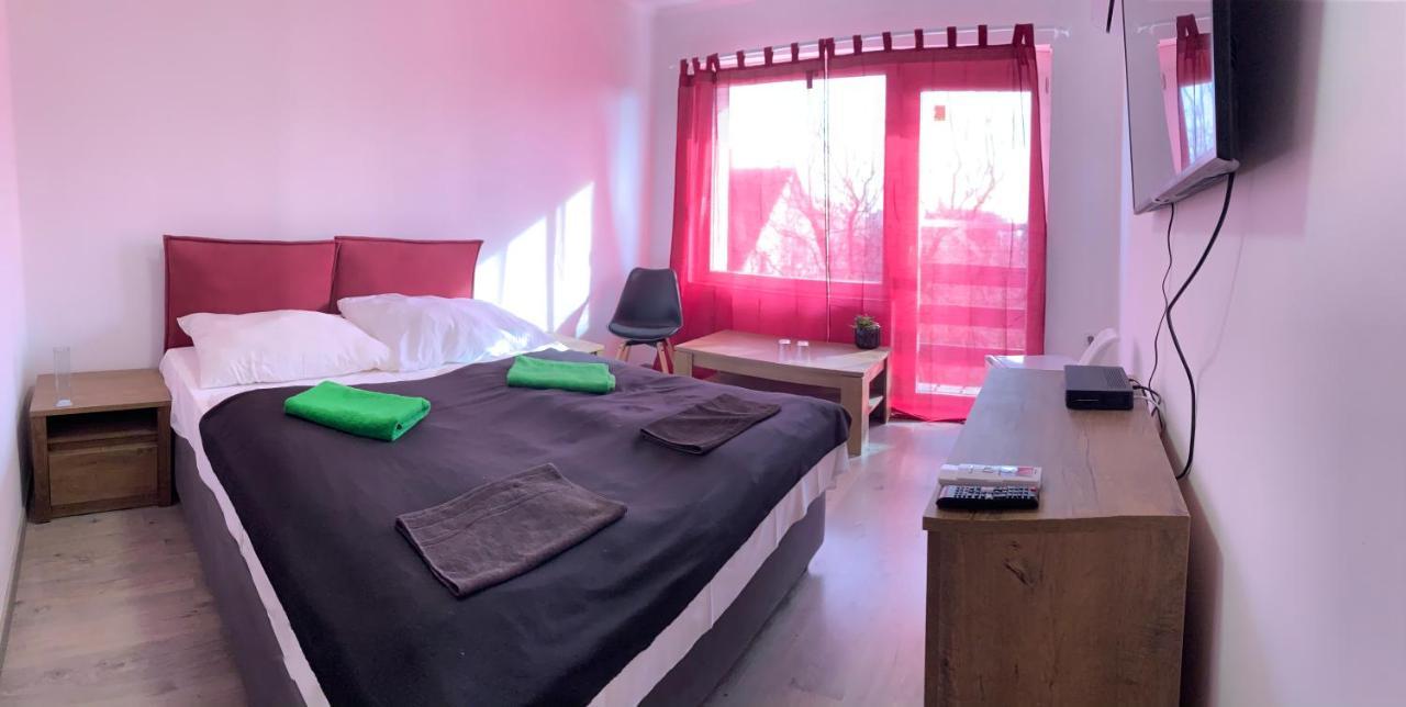 Thomas Panzio Bed & Breakfast บาลาตอนฟือเรด ภายนอก รูปภาพ