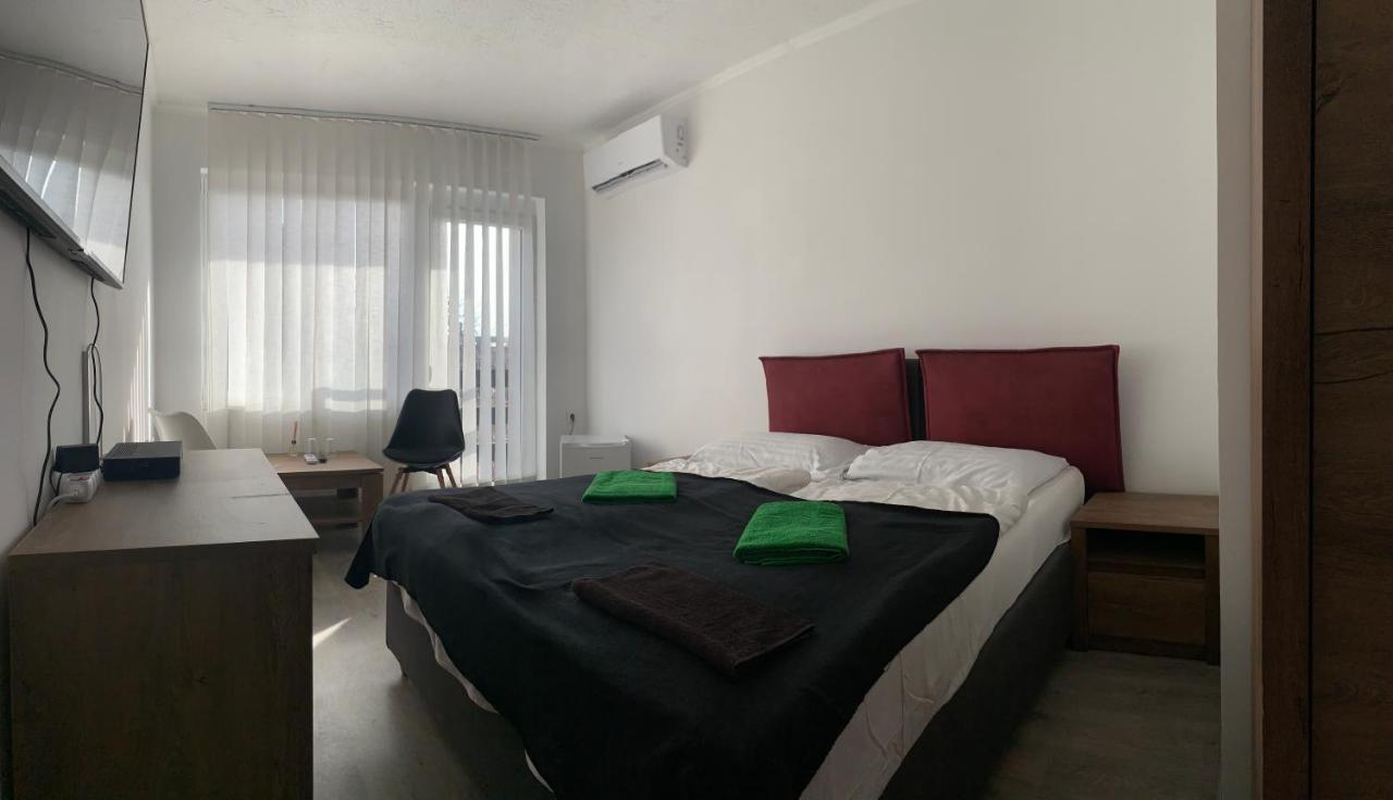 Thomas Panzio Bed & Breakfast บาลาตอนฟือเรด ภายนอก รูปภาพ