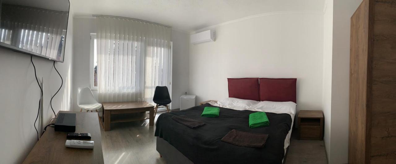 Thomas Panzio Bed & Breakfast บาลาตอนฟือเรด ภายนอก รูปภาพ